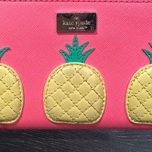 Kate Spade How refreshing Geranium Pineapple Neda Wallet